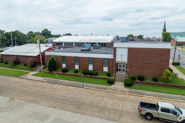 Holy Name Elementary School in Henderson KY 768x512