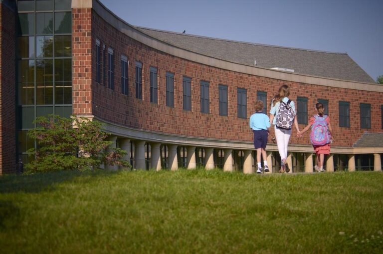 The Lexington School in Lexington KY 1 768x509